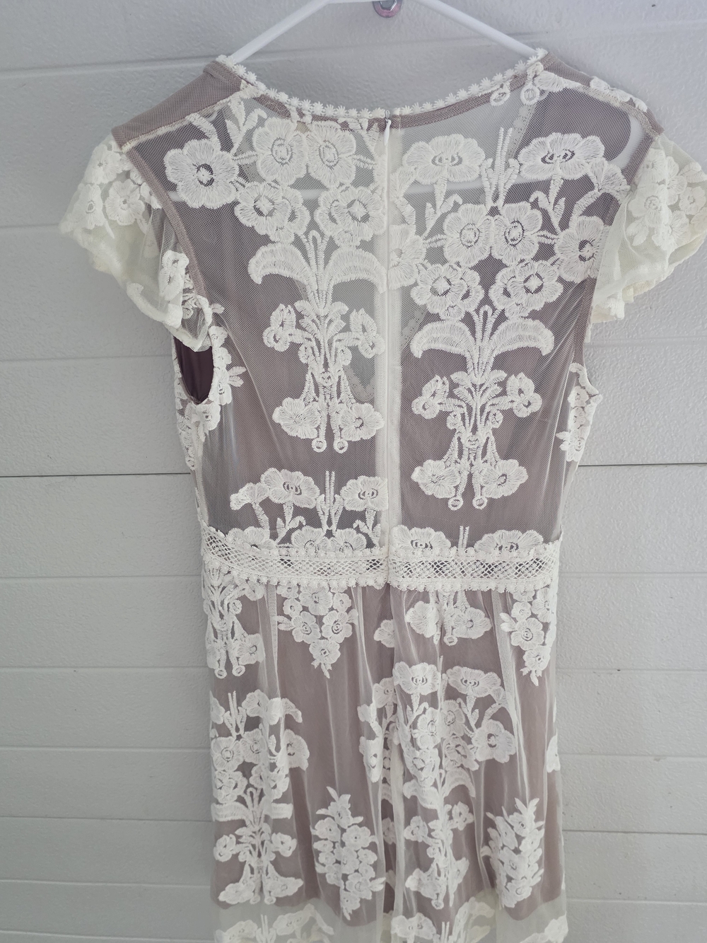 Main Strip Mauve Mini Dress with White Floral Lace Overlay - Picture 3 of 5
